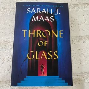 Throne of glass book